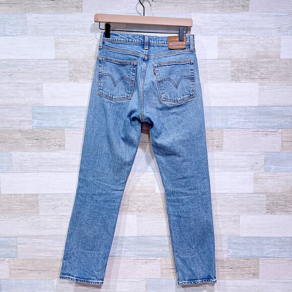 Levis Premium Wedgie Straight Fit Jeans Blue Light Wash High Rise Womemns 25 - Picture 4 of 9